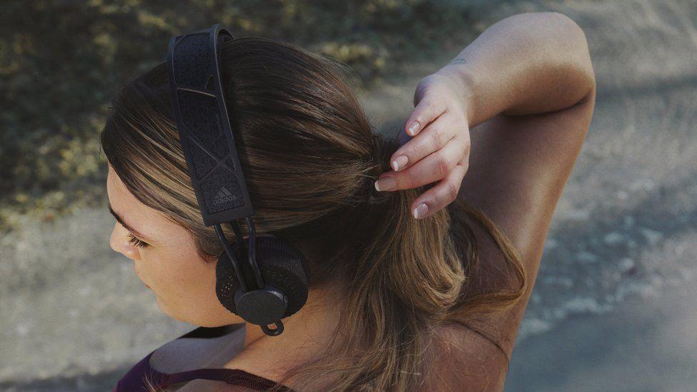 Could solar-powered headphones be the next must-have? Could solar-powered headphones be the next must-have?