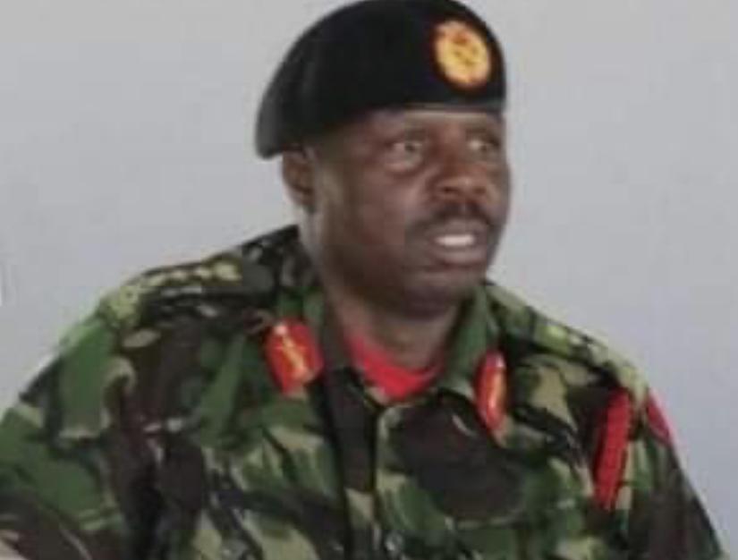 Army Commander speeds-off as PUDEMO President Mlungisi Makhanya questions him at Oshoek border Army Commander speeds-off as PUDEMO President Mlungisi Makhanya questions him at Oshoek border