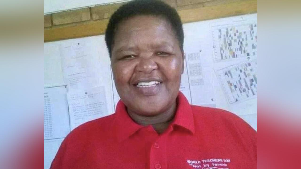 Ex-SNAT President Sibongile Mazibuko who presented cows to royalty to save teachers’ jobs,a hero Ex-SNAT President Sibongile Mazibuko who presented cows to royalty to save teachers’ jobs,a hero