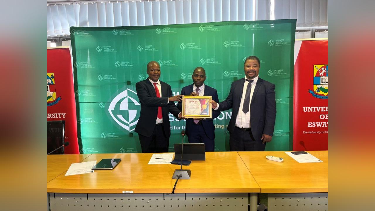 ESA awards E142 000 grant to UNESWA student ESA awards E142 000 grant to UNESWA student