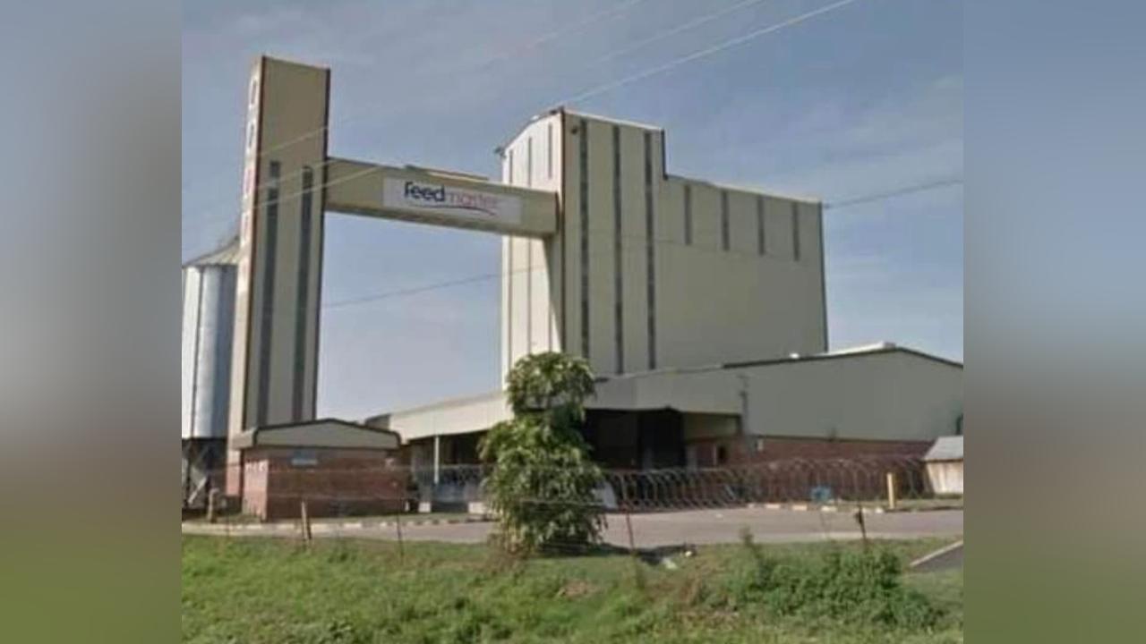 FeedMaster reduces salaries for casual employees to 5c per-bag,monies amount to R60.00 per-day FeedMaster reduces salaries for casual employees to 5c per-bag,monies amount to R60.00 per-day