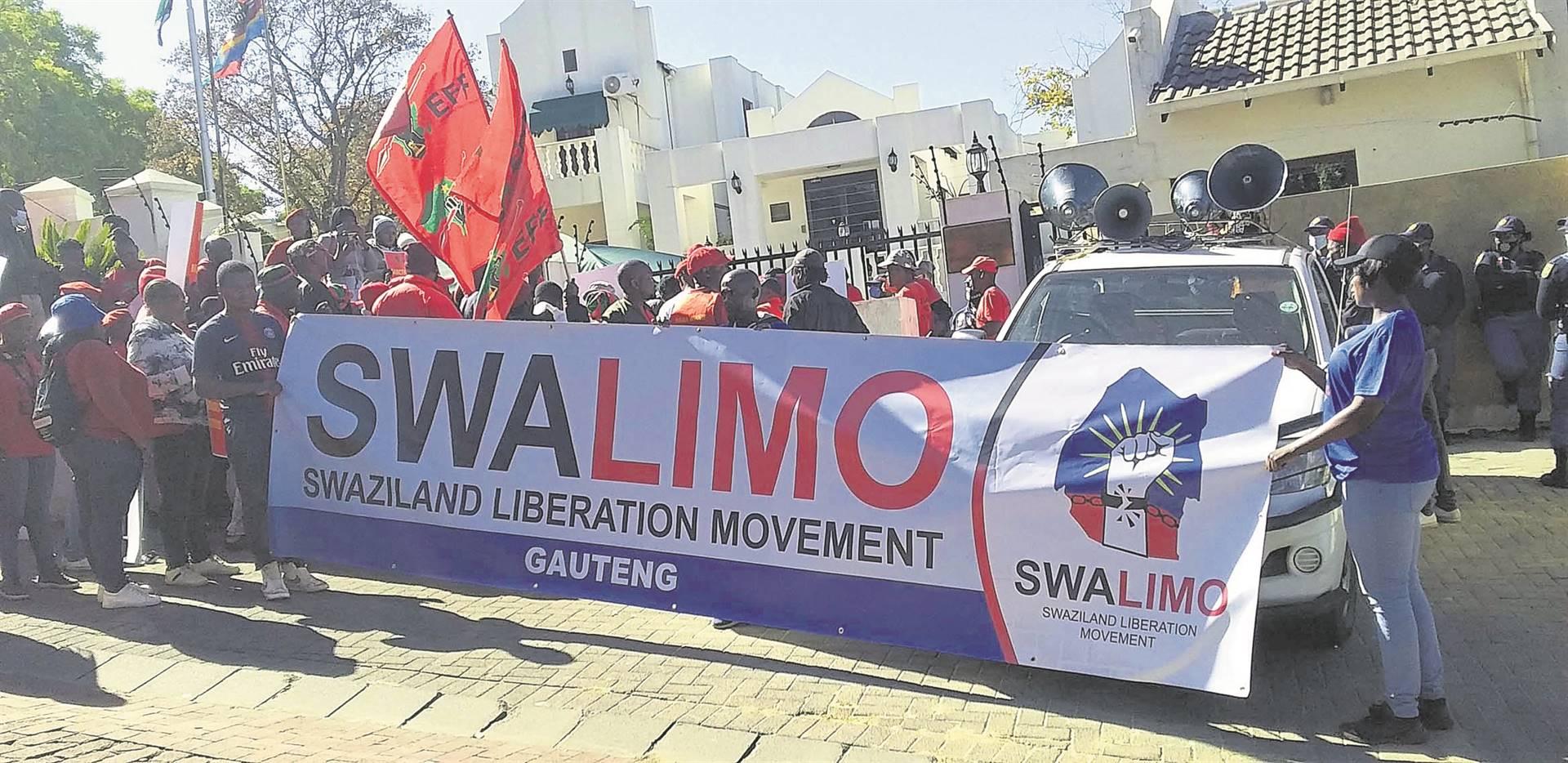 KILLED WARDER’S BULLETPROOF VEST FOUND AT ‘GAWUZELA’S HOME - COPS KILLED WARDER’S BULLETPROOF VEST FOUND AT ‘GAWUZELA’S HOME - COPS