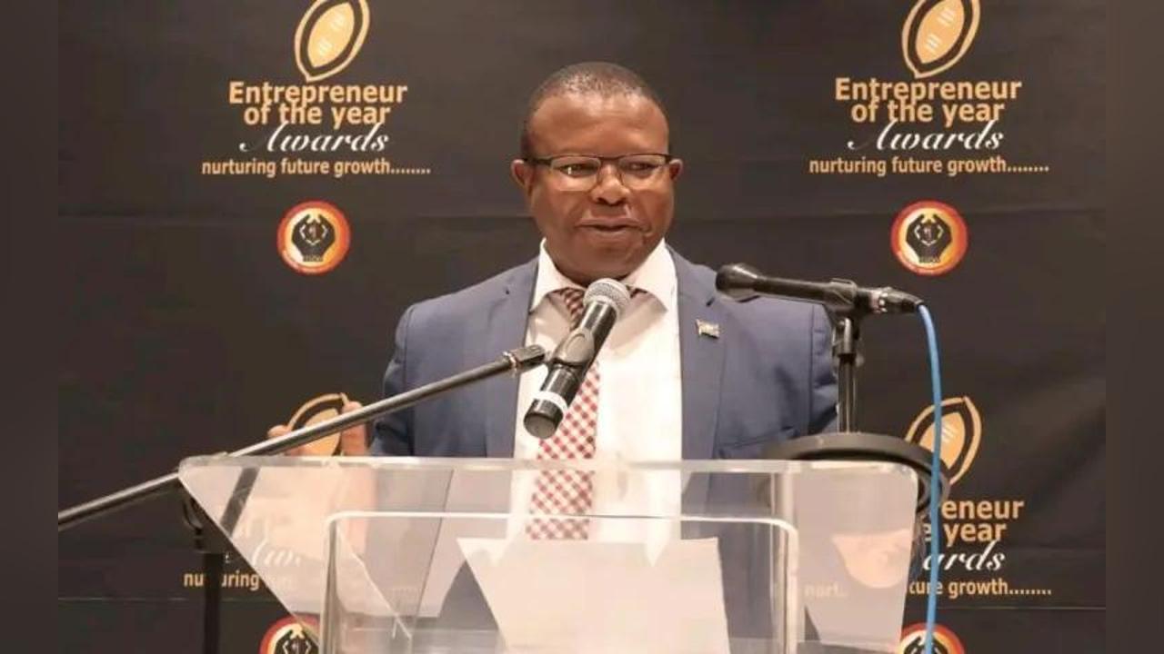 We can learn from Commerce Minister Mancoba Khumalo and PS Siboniso Nkambule,the political foes who worked together We can learn from Commerce Minister Mancoba Khumalo and PS Siboniso Nkambule,the political foes who worked together