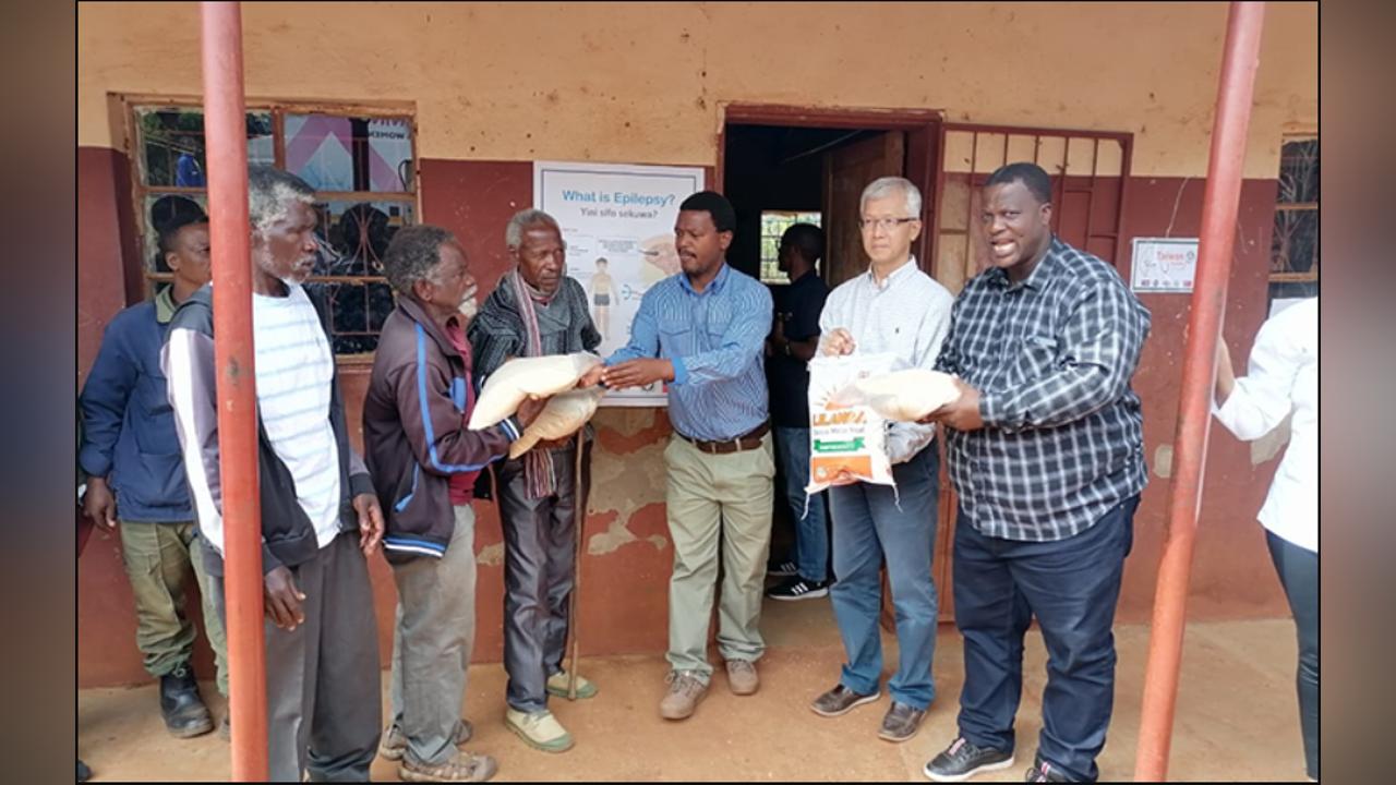 OVER 800 BUSELENI RESIDENTS GET FREE MEDICAL HELP OVER 800 BUSELENI RESIDENTS GET FREE MEDICAL HELP