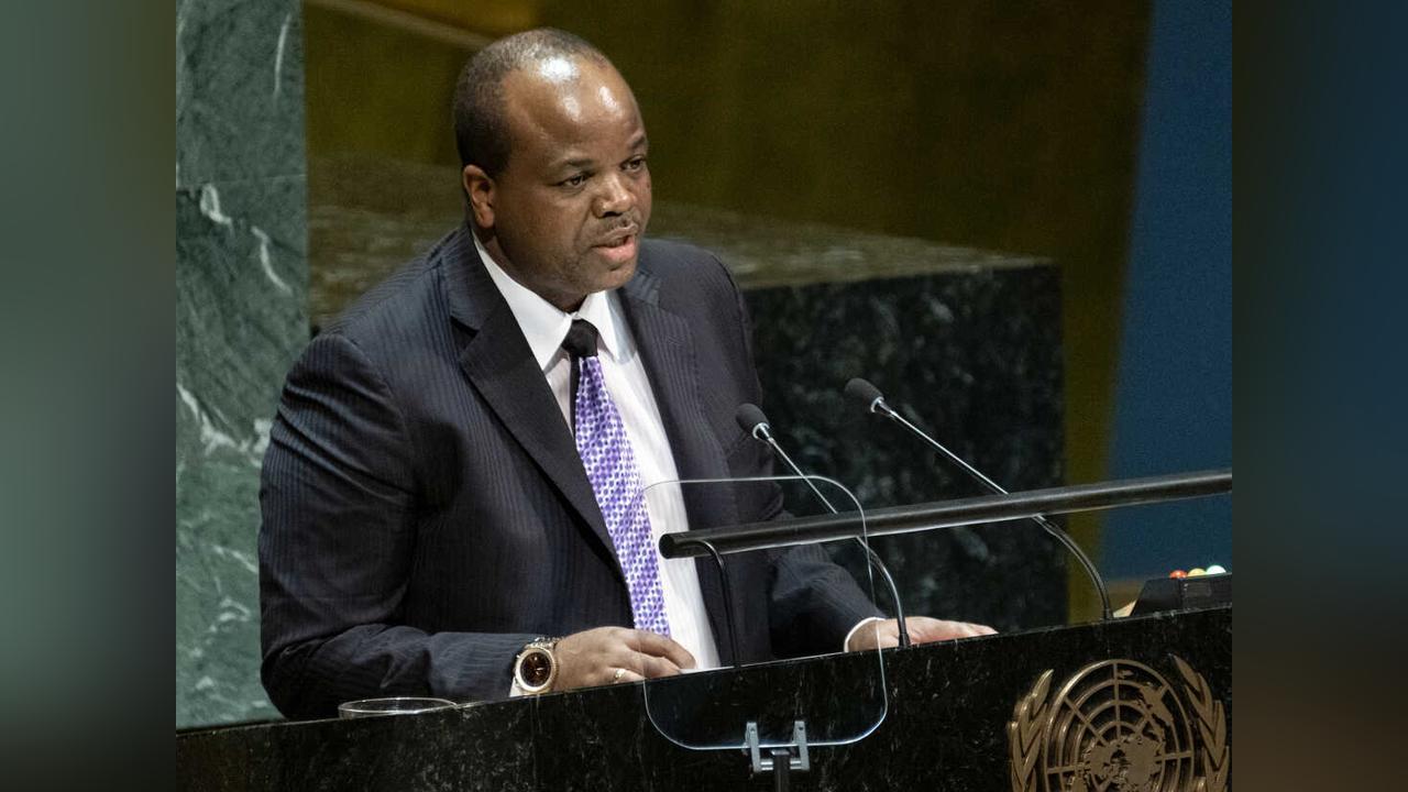 Mswati spent over R50million in accommodation and allowances,UK Swazi diasporas welcomed him with a protest Mswati spent over R50million in accommodation and allowances,UK Swazi diasporas welcomed him with a protest