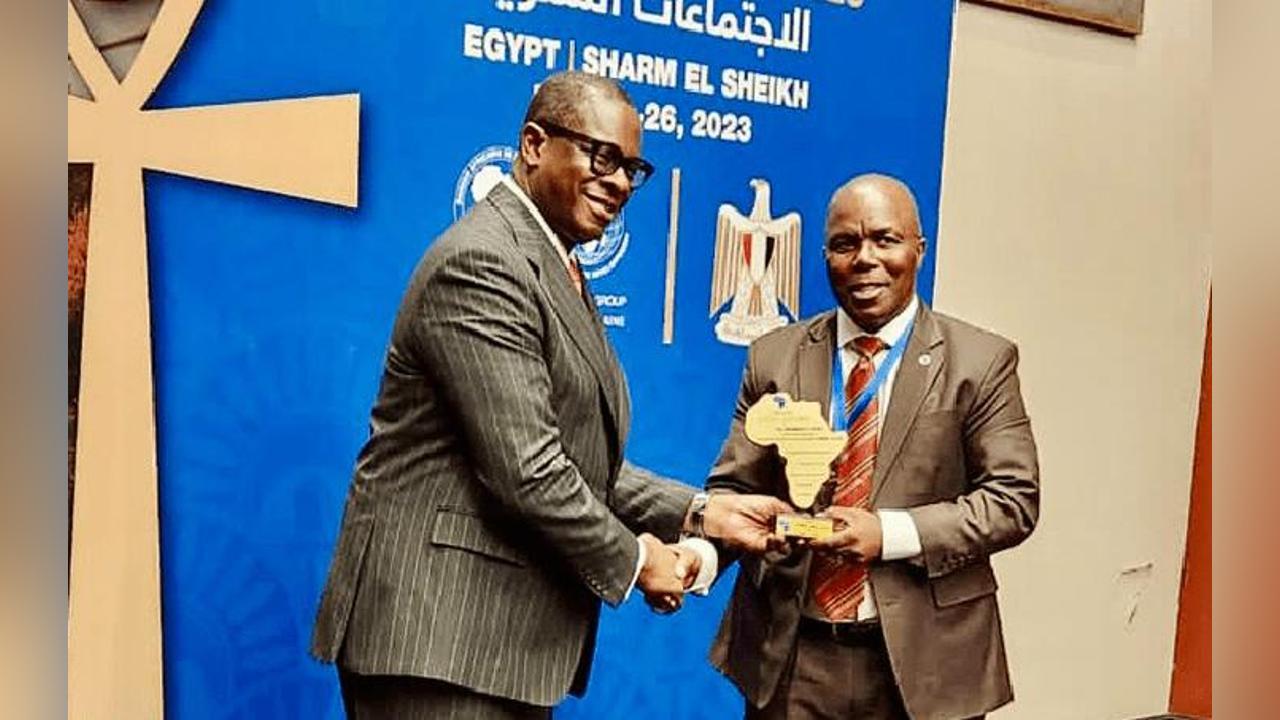 FINCORP MD HONOURED WITH A AADFI GOLD AWARD FINCORP MD HONOURED WITH A AADFI GOLD AWARD