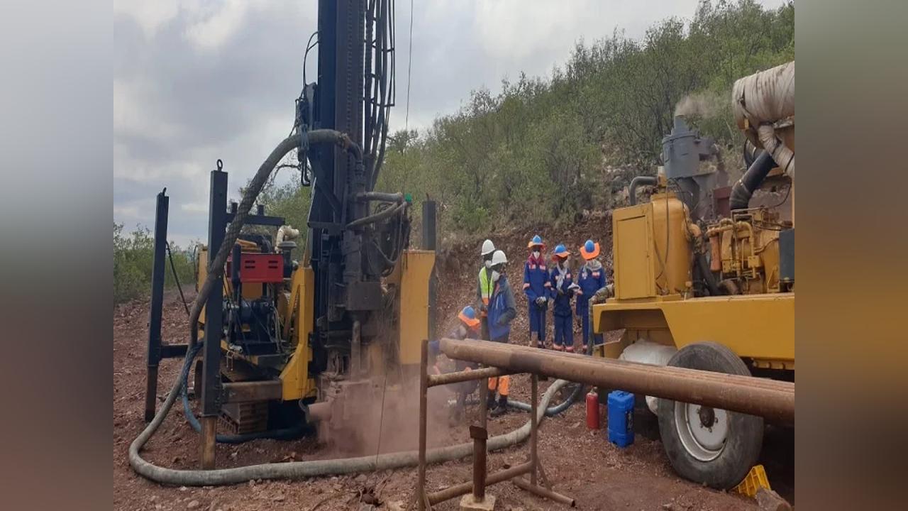 R150MILLION INVESTMENT AT STAKE:Ngwenya Iron Ore lays-off workers amid transportation of mineral challenges,Managing Director Victor Ndlovu says Mine not closed R150MILLION INVESTMENT AT STAKE:Ngwenya Iron Ore lays-off workers amid transportation of mineral challenges,Managing Director Victor Ndlovu says Mine not closed