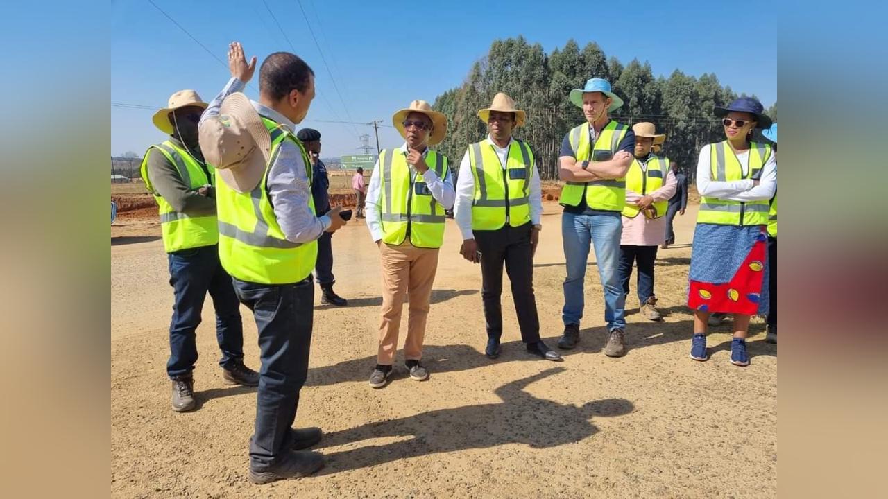 PRIME MINISTER APPLAUDS PROJECTS BY WORLD BANK PRIME MINISTER APPLAUDS PROJECTS BY WORLD BANK