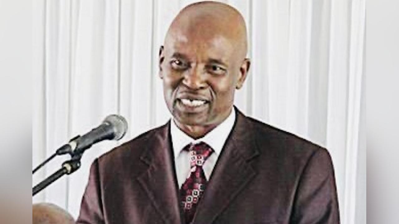 Pigg’s Peak Principal Magistrate Siphosini Dlamini attacked by Nkomanzi residents for allegedly stealing chickens at night, refers journalist to cops for a comment Pigg’s Peak Principal Magistrate Siphosini Dlamini attacked by Nkomanzi residents for allegedly stealing chickens at night, refers journalist to cops for a comment