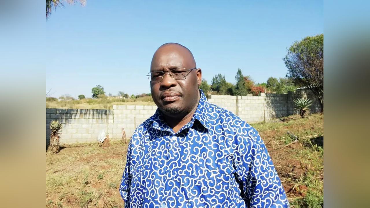 Government Spokesperson Alpheous Nxumalo sends message of condolences after four(4) emaSwati killed in a bus accident on their way to attend Sibaya Government Spokesperson Alpheous Nxumalo sends message of condolences after four(4) emaSwati killed in a bus accident on their way to attend Sibaya
