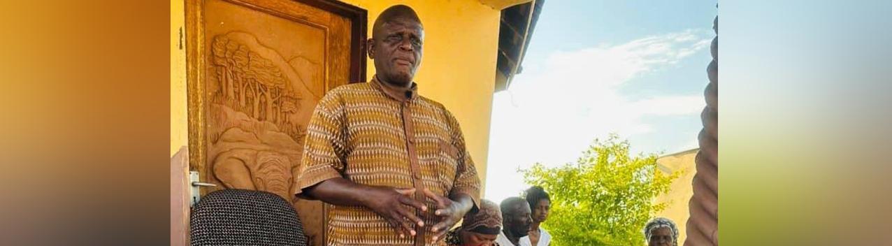 Philani Maswati Charity Organization Chairman Lutfo Dlamini visits former MP Bomber Mamba, donates clothes after the burning of his home Philani Maswati Charity Organization Chairman Lutfo Dlamini visits former MP Bomber Mamba, donates clothes after the burning of his home