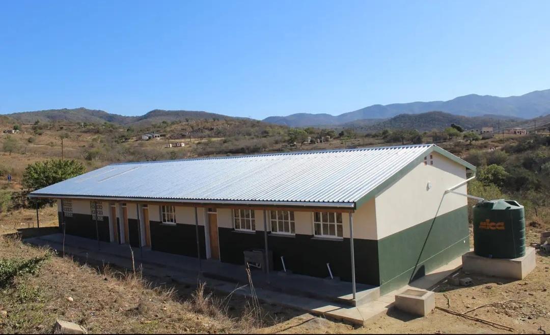 GOVERNMENT COMMITS E40 MILLION FOR CLASSROOM CONSTRUCTION GOVERNMENT COMMITS E40 MILLION FOR CLASSROOM CONSTRUCTION