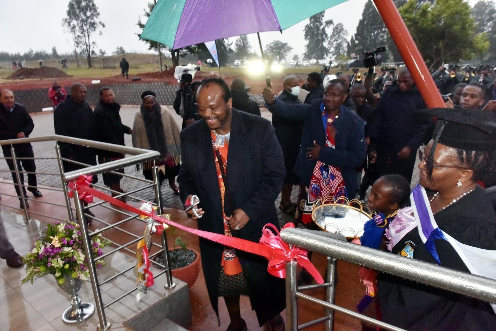 Maintain High Educational Standards, King Tells Graduates Maintain High Educational Standards, King Tells Graduates