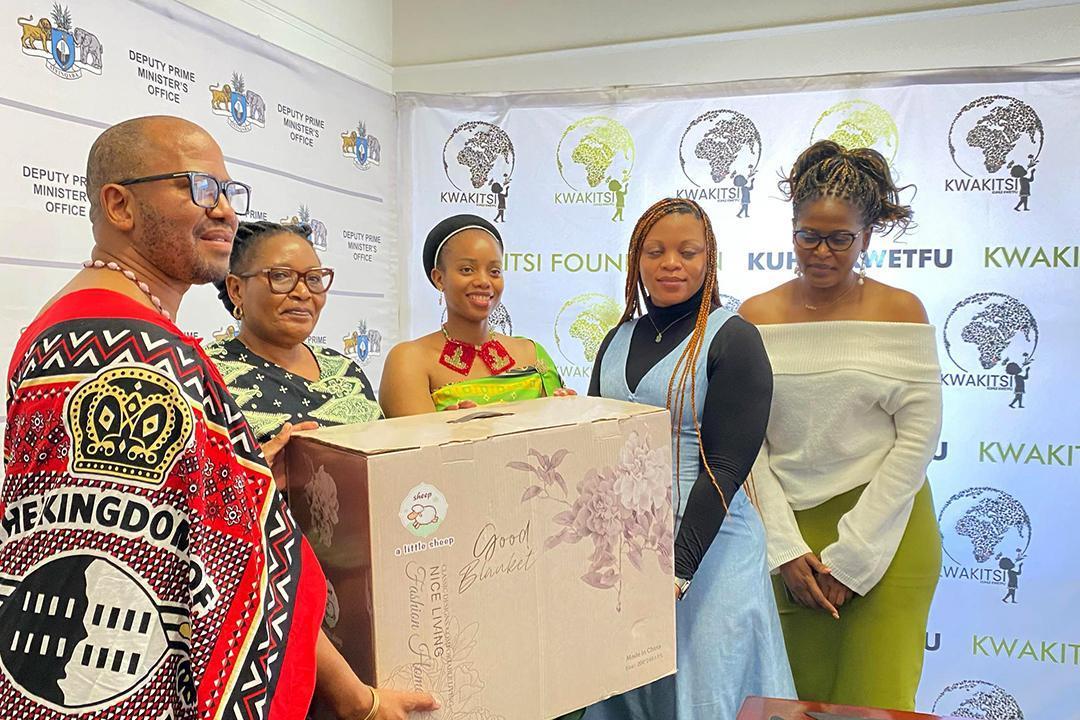 KWAKITSI FOUNDATION DONATES 40 BLANKETS TO DPM’S OFFICE KWAKITSI FOUNDATION DONATES 40 BLANKETS TO DPM’S OFFICE