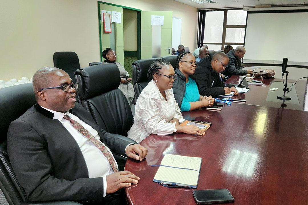 SALARY REVIEW DISPUTES TO BE RESOLVED BEFORE NOVEMBER PAYDAY SALARY REVIEW DISPUTES TO BE RESOLVED BEFORE NOVEMBER PAYDAY