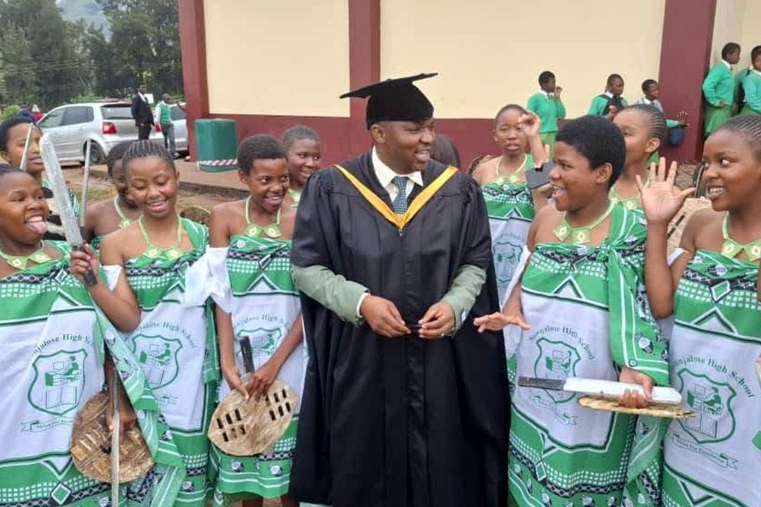 SOMNJALOSE HIGH SCHOOL MAKES CULTURE PART OF SCHOOL UNIFORM SOMNJALOSE HIGH SCHOOL MAKES CULTURE PART OF SCHOOL UNIFORM