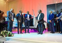 KING HONOURS DUNCAN DLAMINI AS ENTREPRENEUR OF THE YEAR KING HONOURS DUNCAN DLAMINI AS ENTREPRENEUR OF THE YEAR