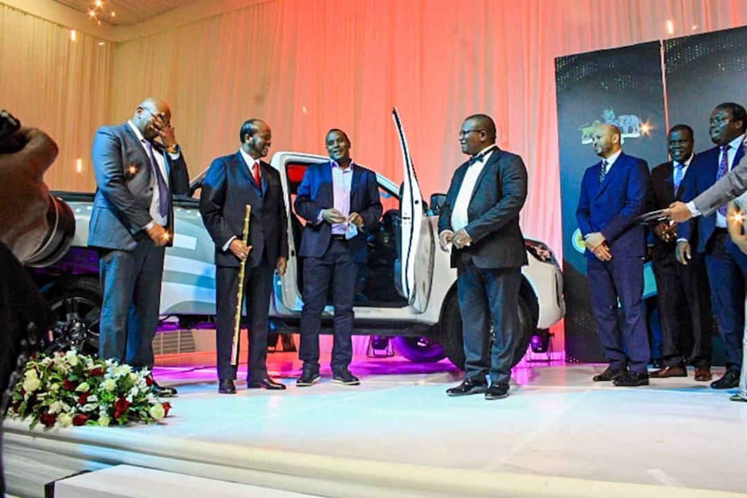 KING HONOURS DUNCAN DLAMINI AS ENTREPRENEUR OF THE YEAR KING HONOURS DUNCAN DLAMINI AS ENTREPRENEUR OF THE YEAR