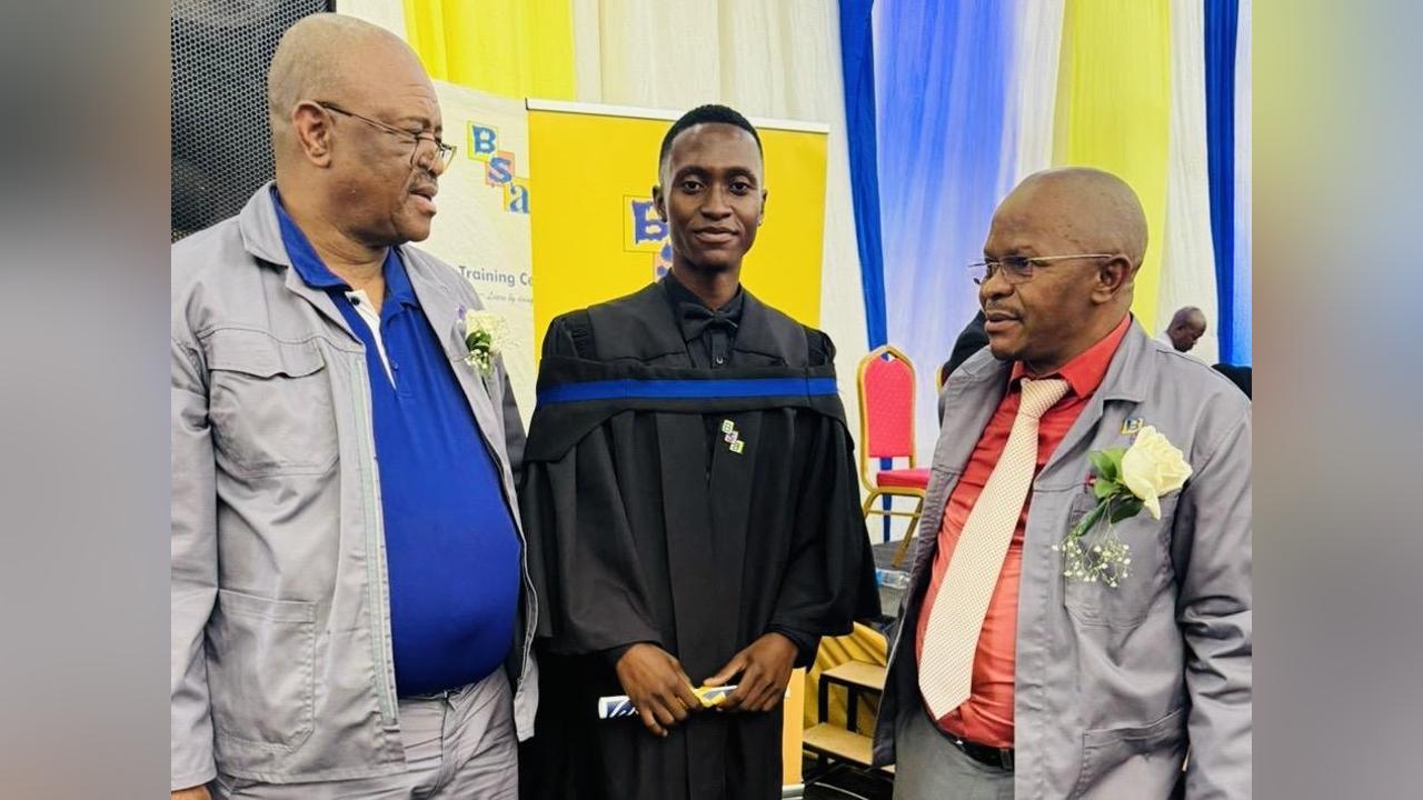 Bongani Dlamini Urges Graduates to Strive for Excellence Bongani Dlamini Urges Graduates to Strive for Excellence