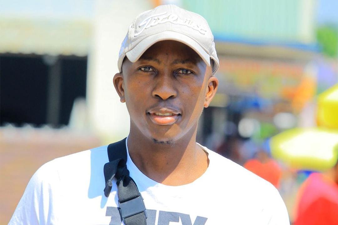 HOPE FOR BETTER DAYS WHEN SKIES CLEAR – STREET VENDORS HOPE FOR BETTER DAYS WHEN SKIES CLEAR – STREET VENDORS