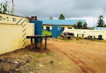 Headteacher Tells Students to Leave for Selfie Headteacher Tells Students to Leave for Selfie