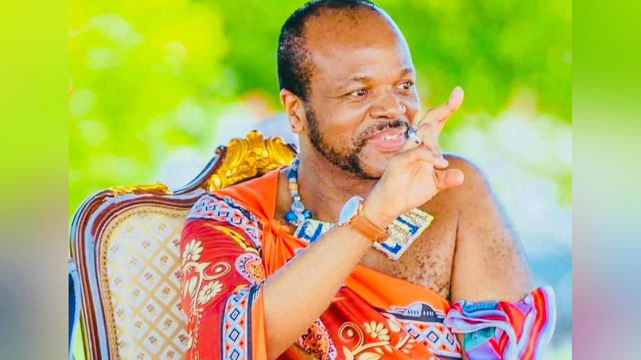 The King Owns no Country, the People Shall Govern The King Owns no Country, the People Shall Govern