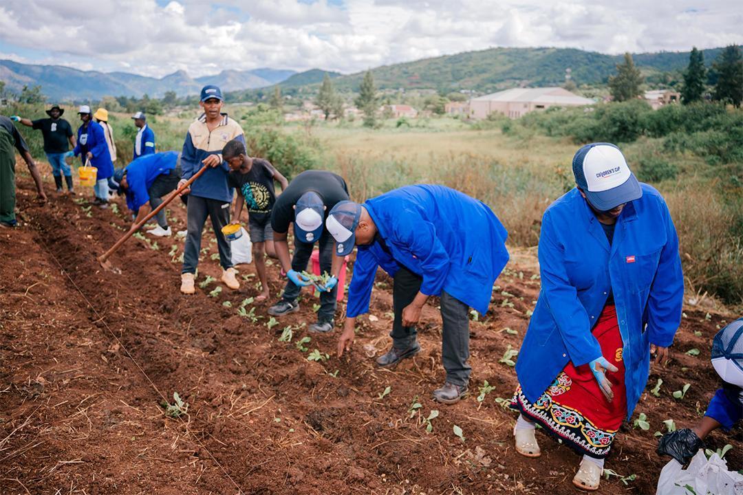 Standard Bank Team Drives Community Impact through Feeding Initiative Standard Bank Team Drives Community Impact through Feeding Initiative