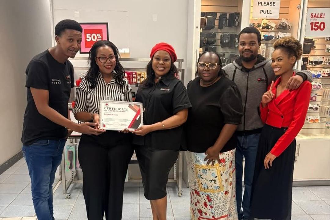 EDGARS DONATES CLOTHING WORTH OVER E6,000 TO RED CROSS EDGARS DONATES CLOTHING WORTH OVER E6,000 TO RED CROSS