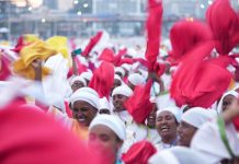 Fire, smoke and colour as Ethiopians mark Meskel