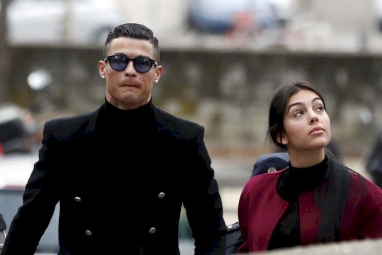 Football world sends condolences to Cristiano Ronaldo and family following news of his baby son's death Football world sends condolences to Cristiano Ronaldo and family following news of his baby son's death