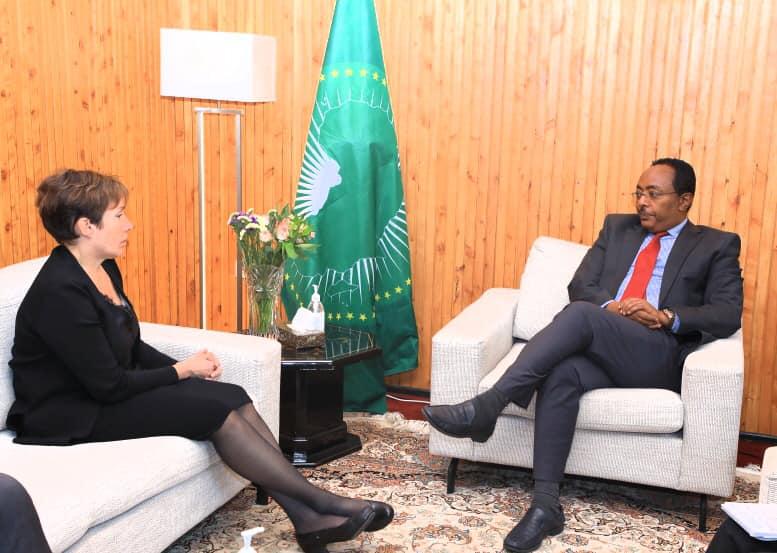 State Minister Redwan Hussein Discusses with US Chargé d’Affaires About Current Situations