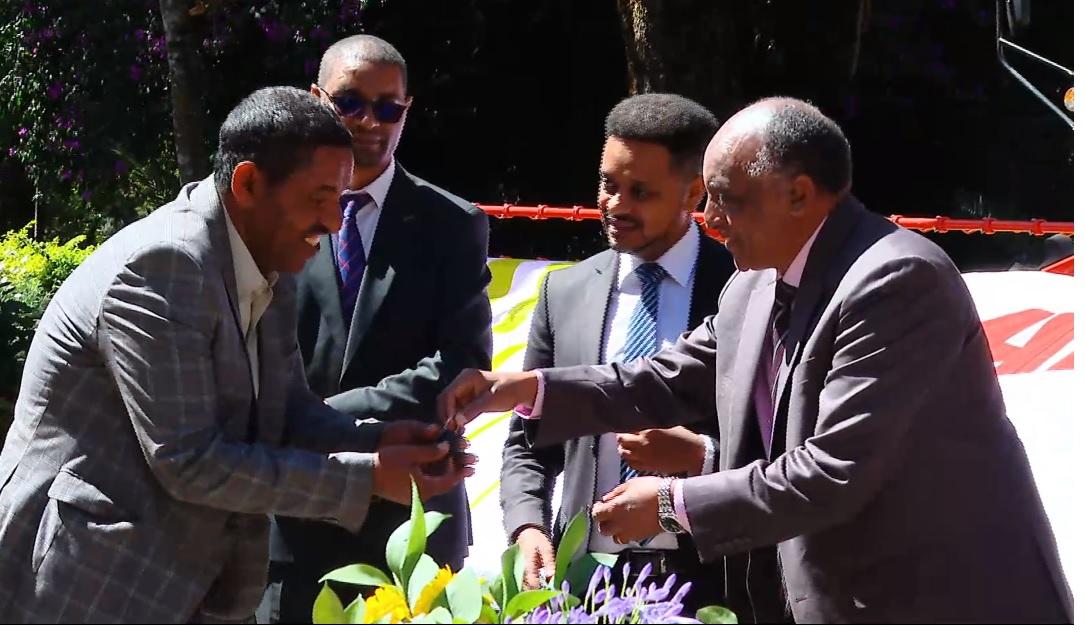 German KfW Dev’t Bank, Dev’t Bank of Ethiopia Hand Over Combine Harvesters to Lease Finance Customers German KfW Dev’t Bank, Dev’t Bank of Ethiopia Hand Over Combine Harvesters to Lease Finance Customers
