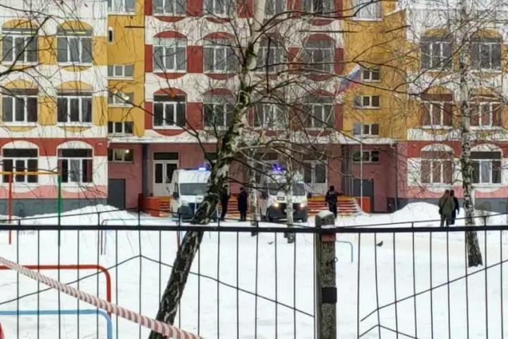 14-year-old Russian girl shoots classmate, takes own life 14-year-old Russian girl shoots classmate, takes own life