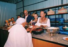 Mayor Adanech Abiebie Shares Meal for Needy People Mayor Adanech Abiebie Shares Meal for Needy People