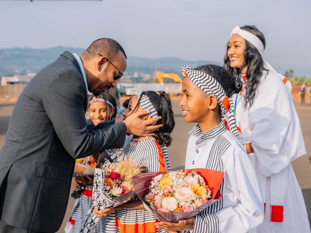 PM Abiy Welcomed by Thousands in Dembi Dolo PM Abiy Welcomed by Thousands in Dembi Dolo