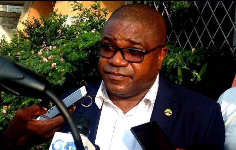 Emmanuel Mve Mba implore Ali Bongo de chasser la COBAC du Gabon, celle-ci serait complice dans l’escroquerie de 32 milliards par BR Sarl Emmanuel Mve Mba implore Ali Bongo de chasser la COBAC du Gabon, celle-ci serait complice dans l’escroquerie de 32 milliards par BR Sarl