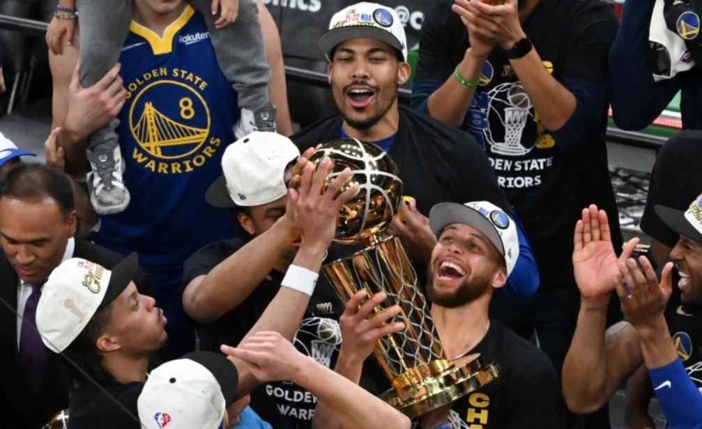 NBA: les Golden State Warriors de Jonathan Kuminga battent les Boston Celtics et sont sacrés champions pour la 7ème fois NBA: les Golden State Warriors de Jonathan Kuminga battent les Boston Celtics et sont sacrés champions pour la 7ème fois