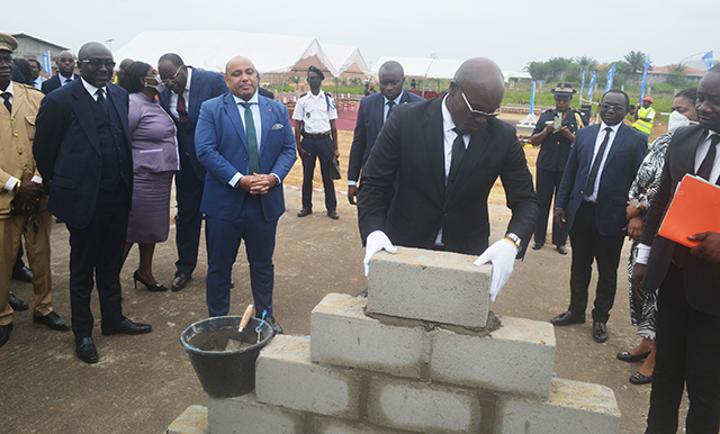Gabon : Le projet «Cité moderne» de 421 logements lancé par Nang Ekomiye à Akanda Gabon : Le projet «Cité moderne» de 421 logements lancé par Nang Ekomiye à Akanda