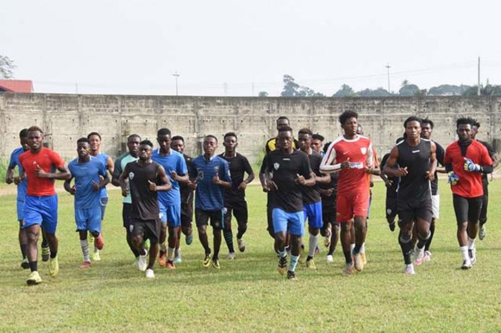 Football : Les clubs convoiteraient-ils le salaire des joueurs ? Football : Les clubs convoiteraient-ils le salaire des joueurs ?