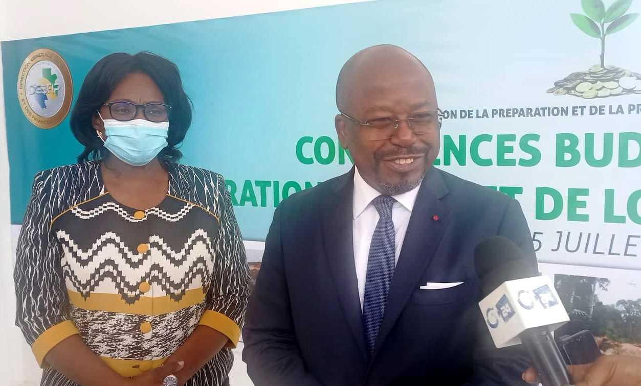 Loi de Finances 2023 : un accent sera mis sur l’extension des réseaux d’eau et d’électricité ainsi que la réhabilitation des hôpitaux Loi de Finances 2023 : un accent sera mis sur l’extension des réseaux d’eau et d’électricité ainsi que la réhabilitation des hôpitaux