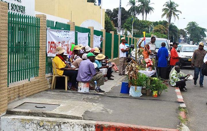 Crise à la CNSS : L’Anareg met la pression sur Ali Bongo Crise à la CNSS : L’Anareg met la pression sur Ali Bongo