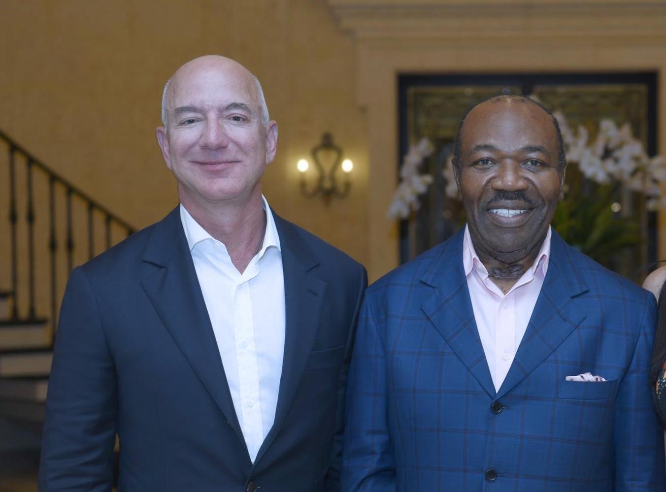 Ali Bongo a rencontré Jeff Bezos le vacancier de luxe au Gabon Ali Bongo a rencontré Jeff Bezos le vacancier de luxe au Gabon