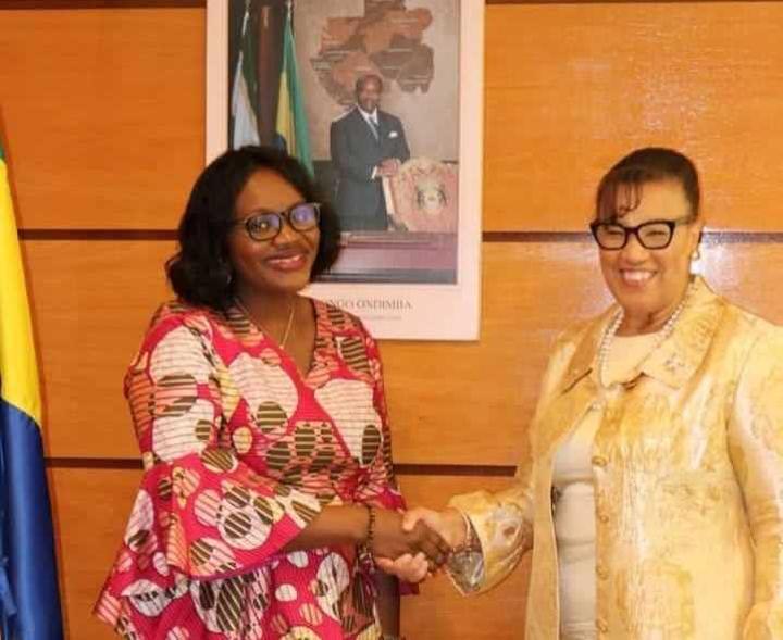 Gabon : Ekiri Mounombi du Budget et Scotland du Commonwealth échangent sur la gouvernance financière Gabon : Ekiri Mounombi du Budget et Scotland du Commonwealth échangent sur la gouvernance financière