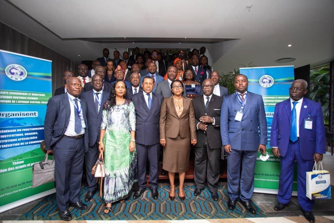 « Nous devons proposer une forme de gouvernance communautaire soucieuse d’approfondir l’intégration de la CEMAC » (Pr Daniel Ona Ondo) « Nous devons proposer une forme de gouvernance communautaire soucieuse d’approfondir l’intégration de la CEMAC » (Pr Daniel Ona Ondo)