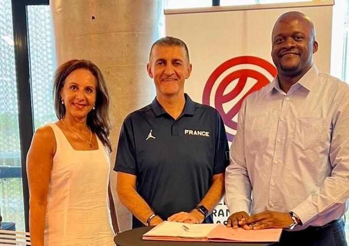 Basketball : France et Gabon s’associent pour à former des « Tony Parker » au Gabon Basketball : France et Gabon s’associent pour à former des « Tony Parker » au Gabon