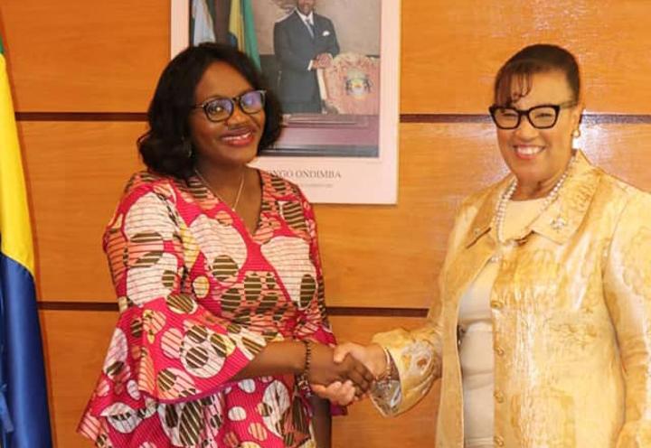 Gabon : La gouvernance financière examinée par Scotland et Mounombi-Oyouomi Gabon : La gouvernance financière examinée par Scotland et Mounombi-Oyouomi