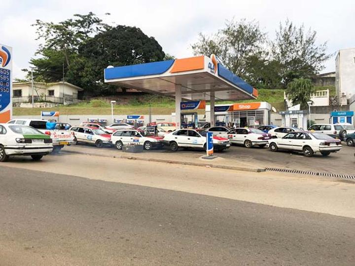 Le litre d’essence à 1000 FCFA : On l’a échappé belle ! Le litre d’essence à 1000 FCFA : On l’a échappé belle !