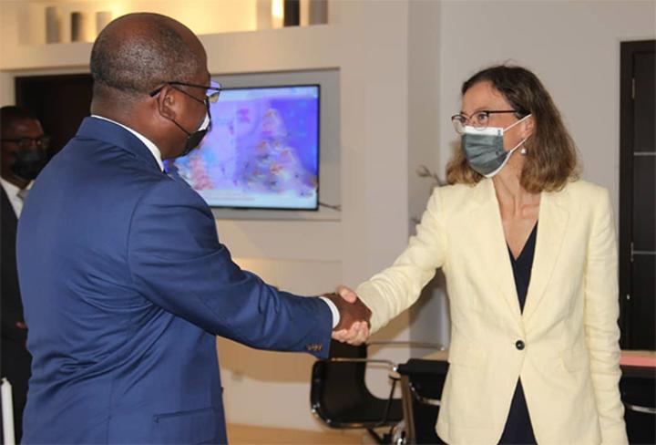 Gabon : Un pas vers l’achèvement du canal de Nzeng-Ayong Gabon : Un pas vers l’achèvement du canal de Nzeng-Ayong