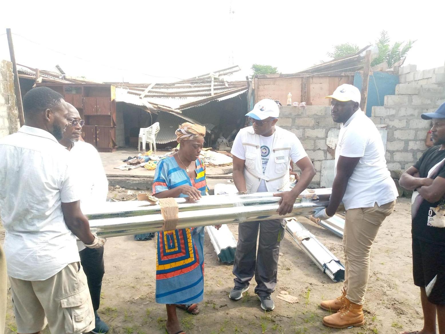 Un bienfaiteur à la rescousse des sinistrés de Port-Gentil Un bienfaiteur à la rescousse des sinistrés de Port-Gentil
