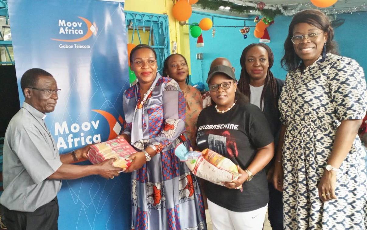 Moov Africa Gabon Telecom inonde les orphelinats SOS Mwana et la Maison de l’Esperance des vivres pour bien fêter Noël Moov Africa Gabon Telecom inonde les orphelinats SOS Mwana et la Maison de l’Esperance des vivres pour bien fêter Noël